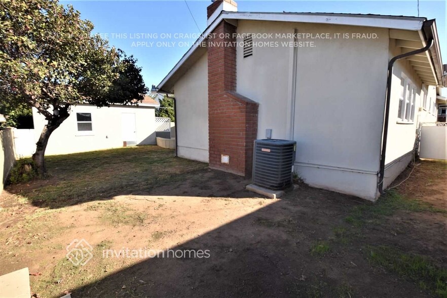 Building Photo - 10609 S 7th Ave