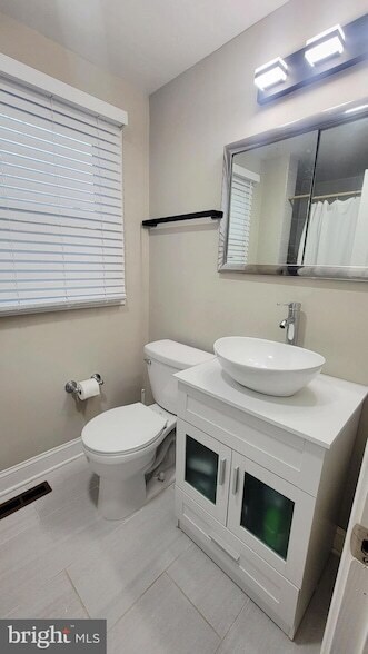 Building Photo - 12400 Shadow Ln