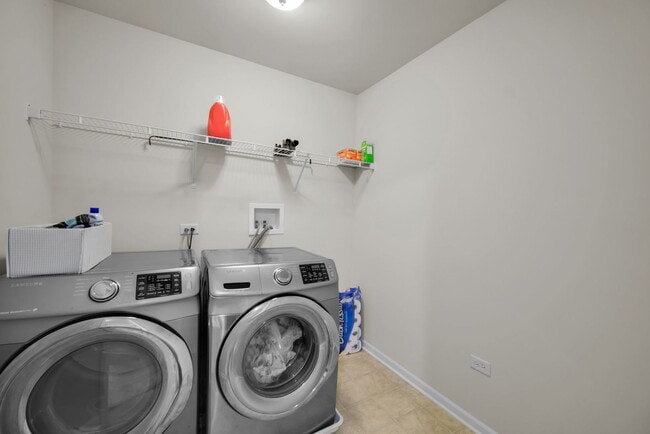 Building Photo - 4255 Fraser Cir