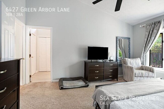 Building Photo - 6427 Green Arbor Ln