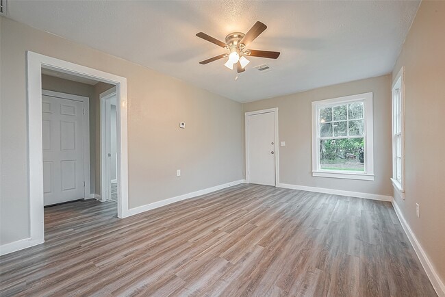 Building Photo - 4 Jennische St