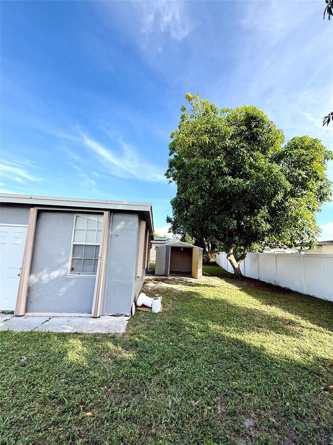 Building Photo - 4190 NW 45th St