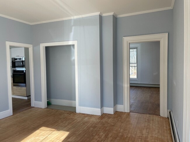 Building Photo - Recently Renovated Victorian Style Home in...