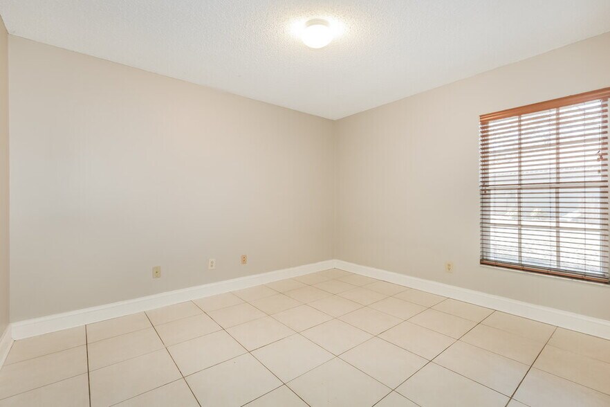 Building Photo - 2714 Mock Orange Ct