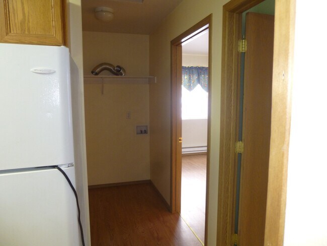 Building Photo - Cute 2 bedroom, two bath condo in Columbia Falls