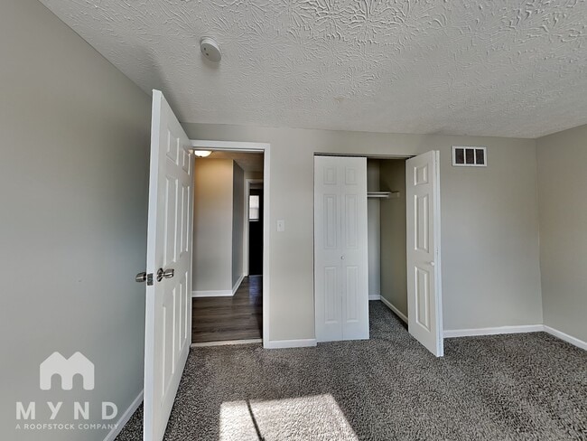 Building Photo - 849 Upwoods Dr