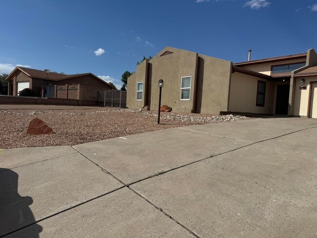 Building Photo - 4765 Limestone Dr NE