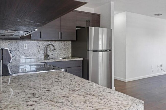 Building Photo - 2 bedroom in North Miami FL 33150