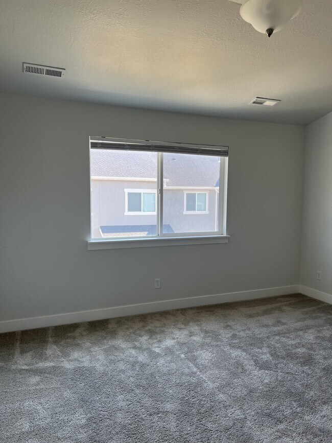 Building Photo - 3636 W 2280 N