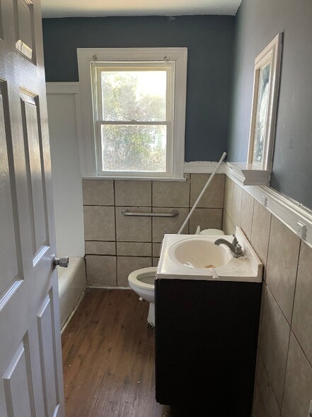 Building Photo - 603 Hudson St