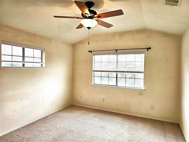 Building Photo - 9201 Brodie Ln