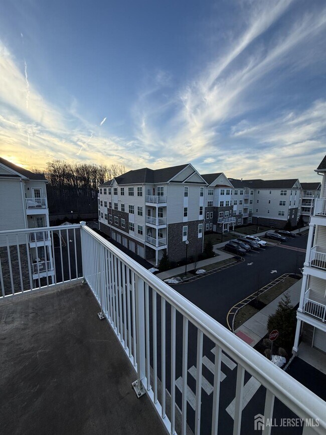 Building Photo - 243 Lohan Dr