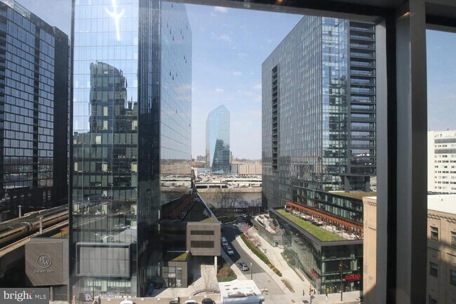 Building Photo - 2200 Arch St