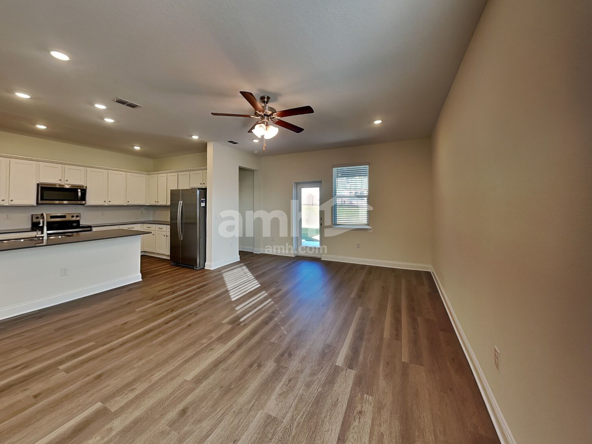 Building Photo - 3691 Lk Blf Lp