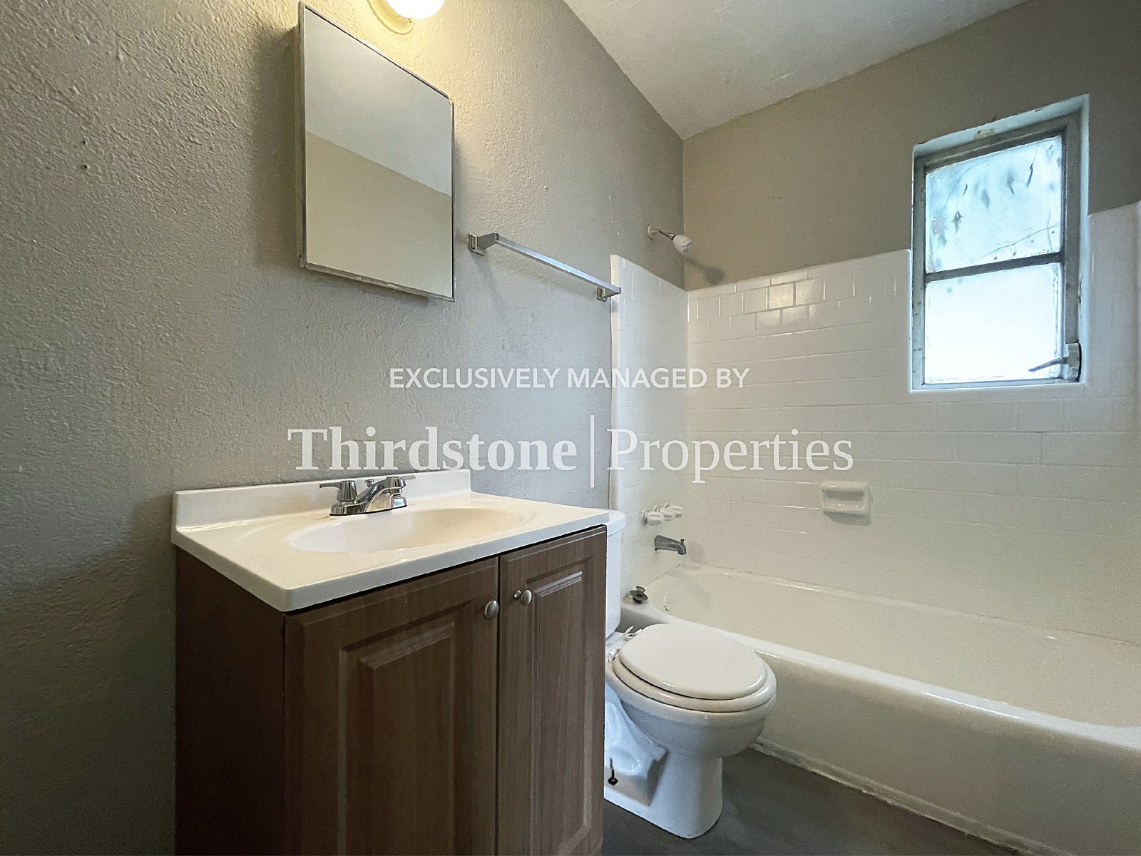 Building Photo - 1437 W 26th St