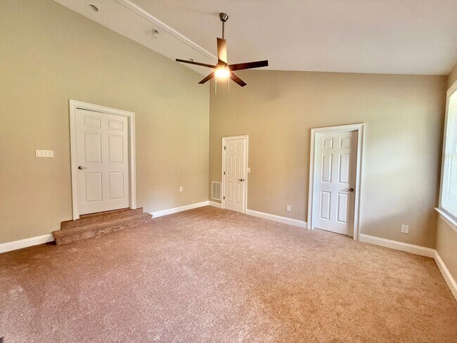 Building Photo - Newly Remodeled Ranch-Style 4BD, 3.5BA Ral...