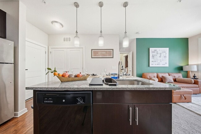 Building Photo - 1700 W Cleveland St