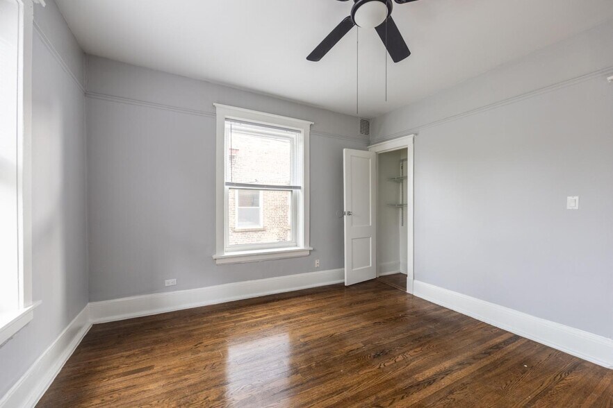 Building Photo - 1251 W Rosemont Ave