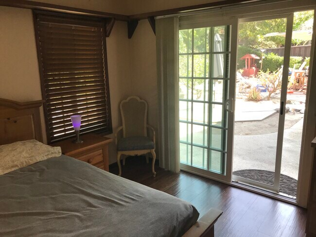 Private entry - 1975 Balearic Dr