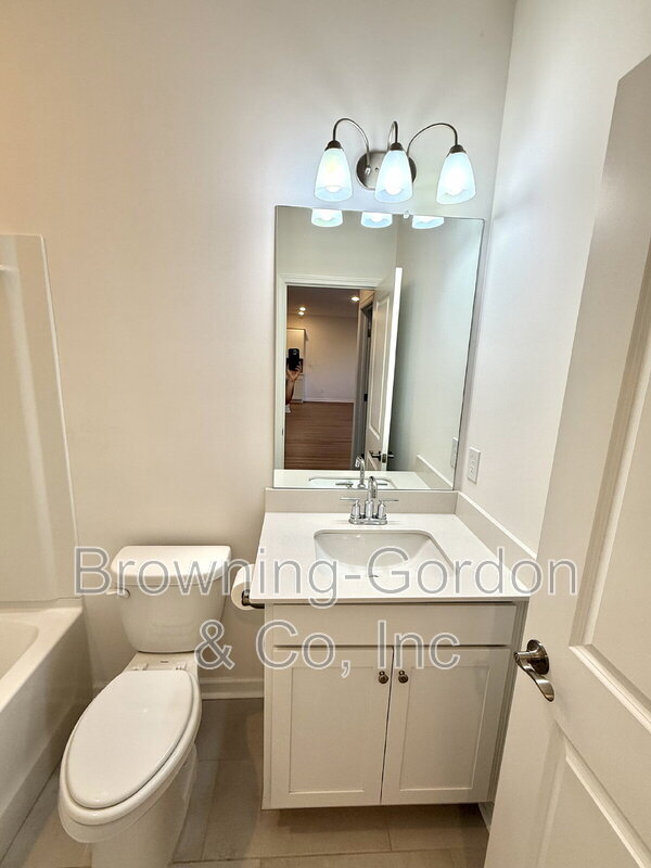 Building Photo - 106 Glacier Wy