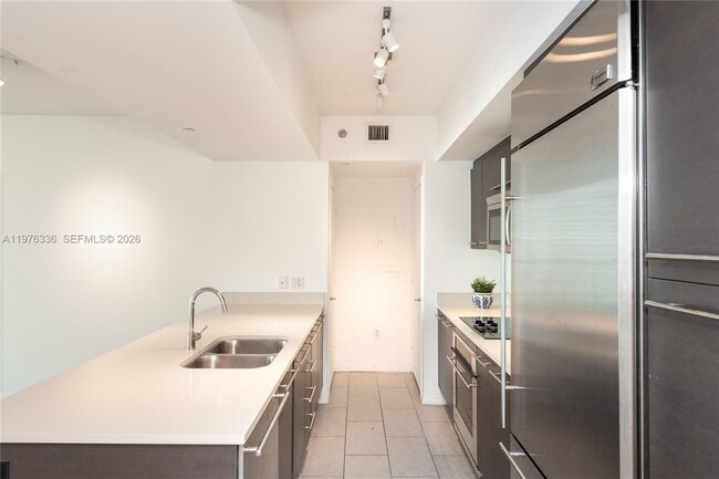 Building Photo - 500 Brickell Ave