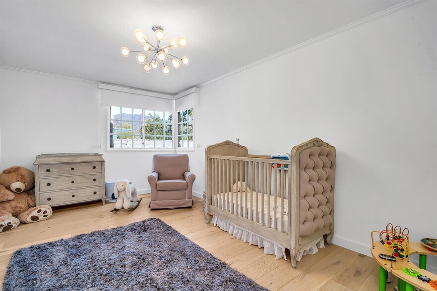 Building Photo - 2324 Banyan Dr