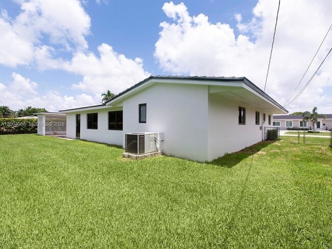 Building Photo - 8790 SW 85th St