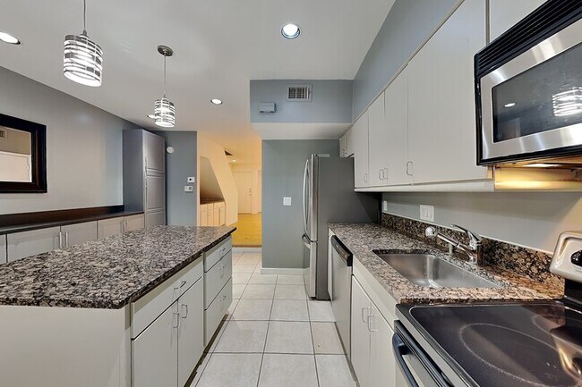 Building Photo - 4241 Buena Vista St