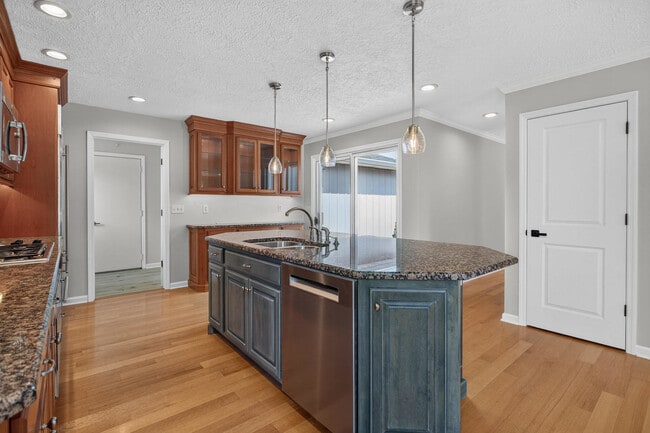 Building Photo - 4817 Torrey Pines Ct