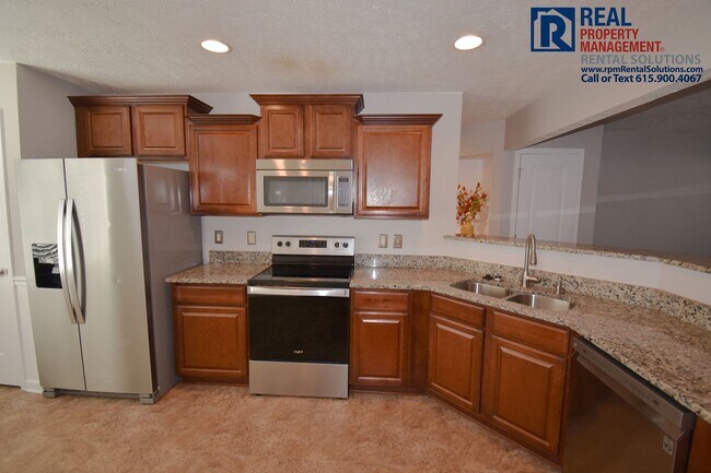 Building Photo - Wonderful 3BR Mboro townhome- GREAT location!