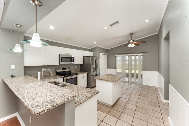 Building Photo - Home For Rent in Rivercrest!