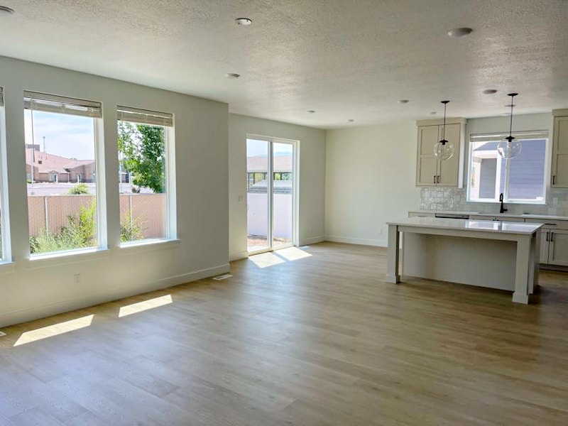 Building Photo - 1360 E 1220 N