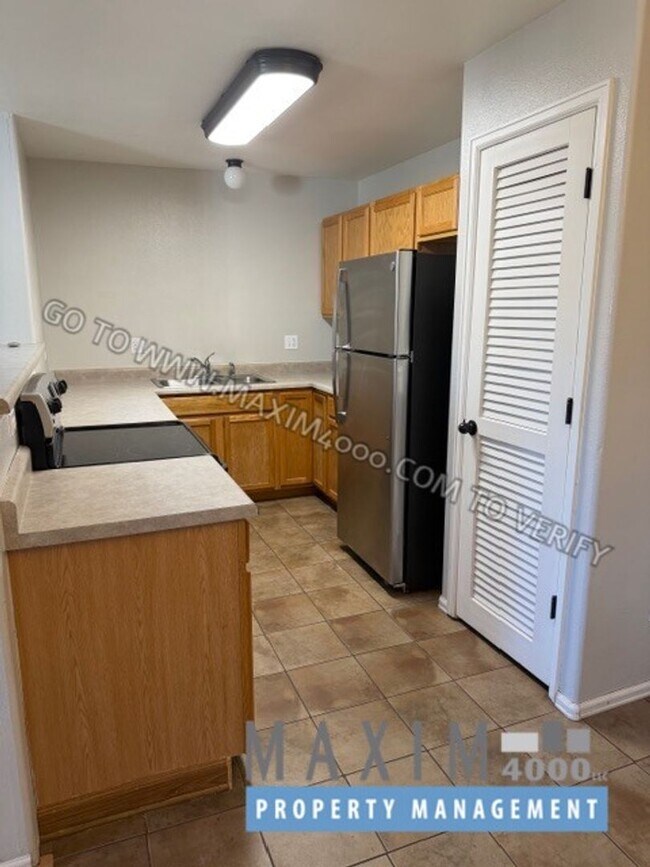 Building Photo - 385 Sunnyside Cir