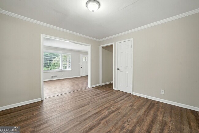 Building Photo - 2493 Miriam Ln