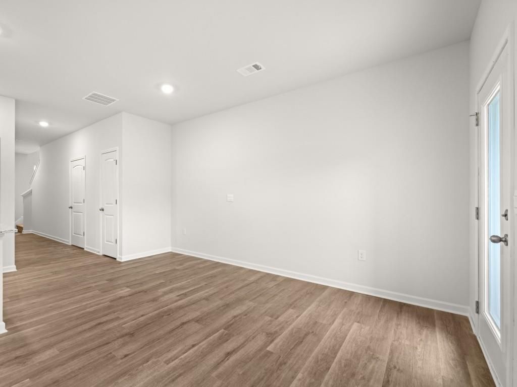 Building Photo - 5976 Skylar Dr