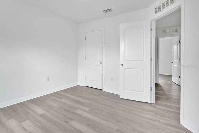 Building Photo - 303 Anchovie Ct