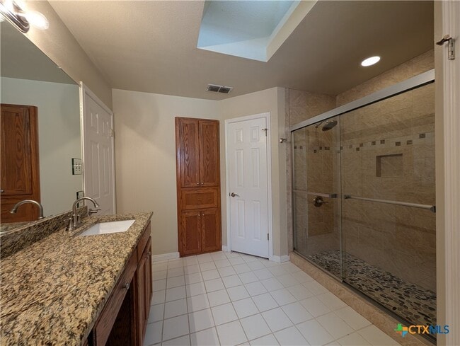 Building Photo - 1662 Lantana Cir