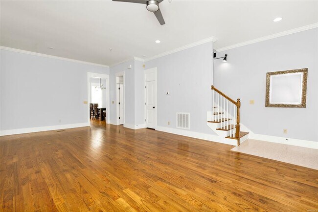 Building Photo - 7 Pier St