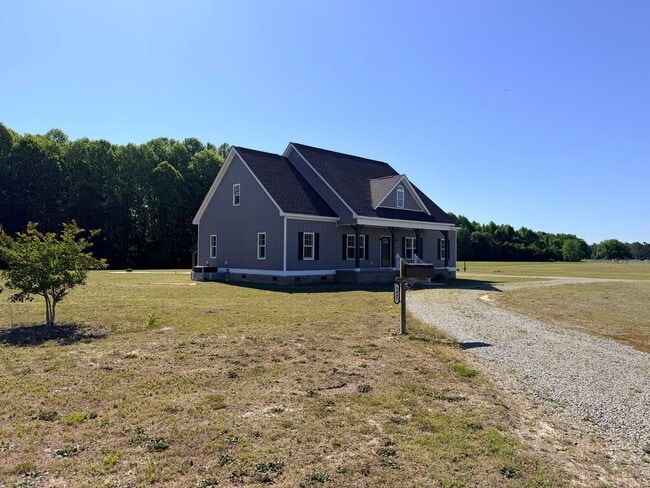 Building Photo - Quiet Country Living on 6+ Acres Between Rocky Mount and Wilson