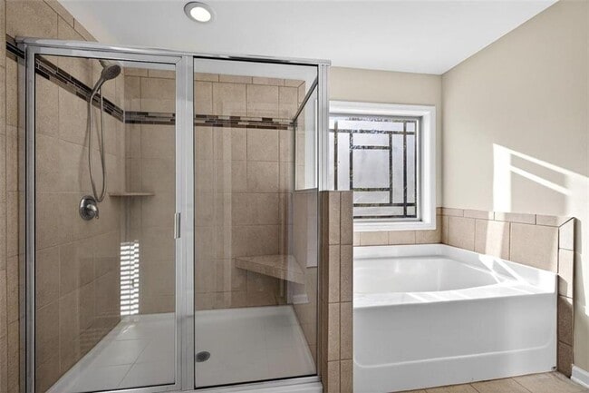 Building Photo - 2430 Fair Oaks Way