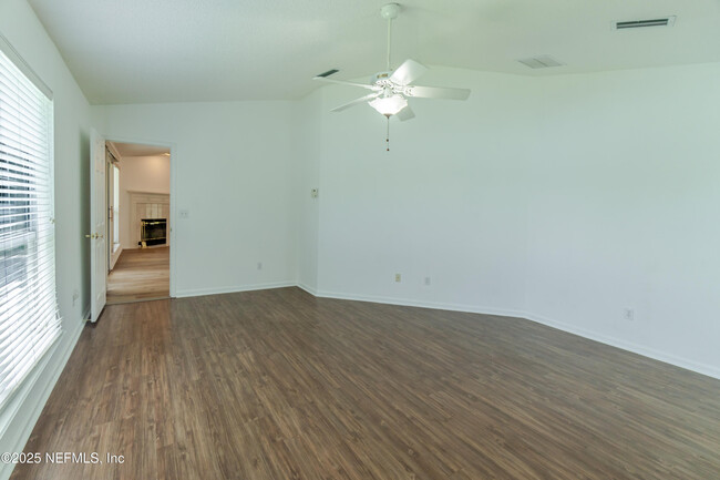 Building Photo - 1623 Sandy Springs Dr