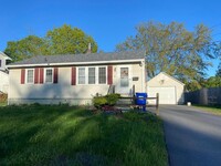 Building Photo - 3 Bedroom Available NOW in Essex Junction, VT