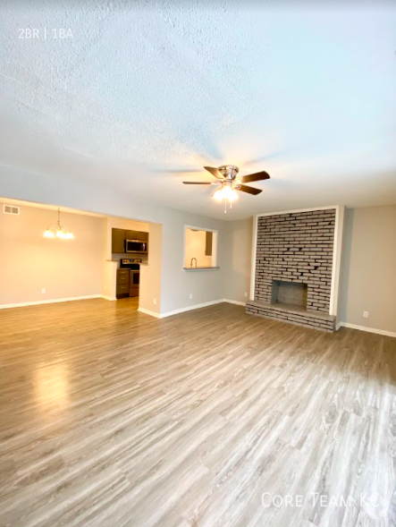 Building Photo - Updated Top Floor 2 Bedroom For Rent in Mi...