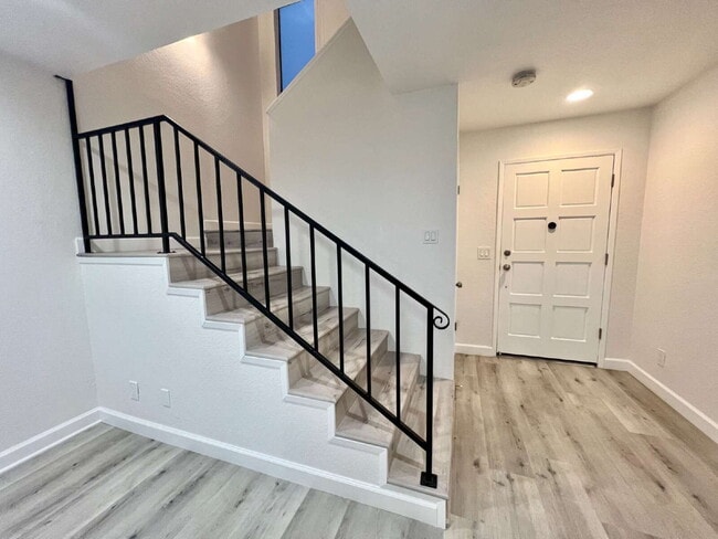 Building Photo - Remodeled 2 Bedroom home San Jose Home in great location