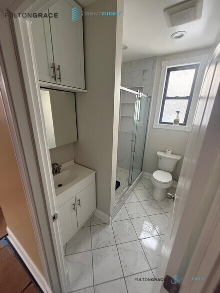 Building Photo - 1324 N Bosworth Ave