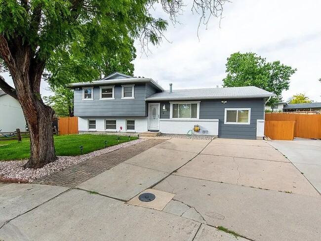 Building Photo - 11869 E Ada Pl