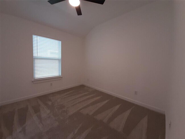 Building Photo - 4530 Mayflower St