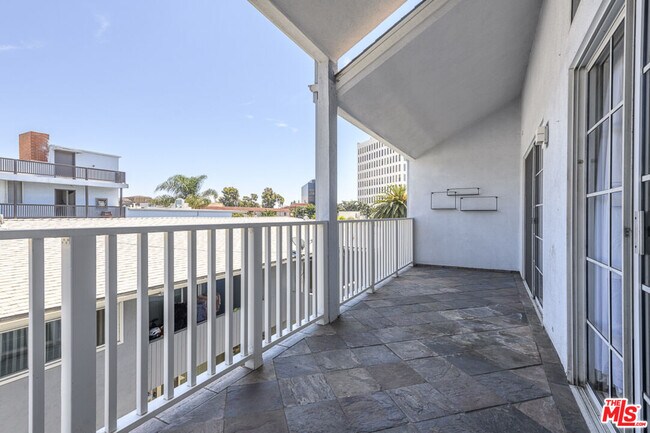 Building Photo - 11667 Gorham Ave