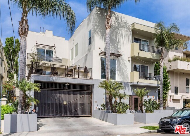 Building Photo - 11851 Laurelwood Dr