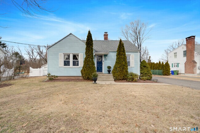 Building Photo - 393 Griswold St